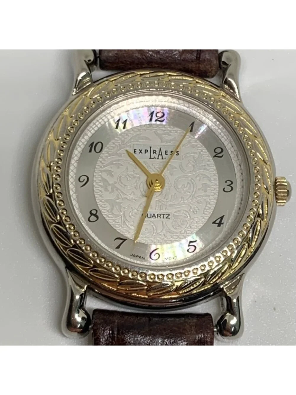Vintage La express women’s silver gold tone watch 29mm quartz analog running
